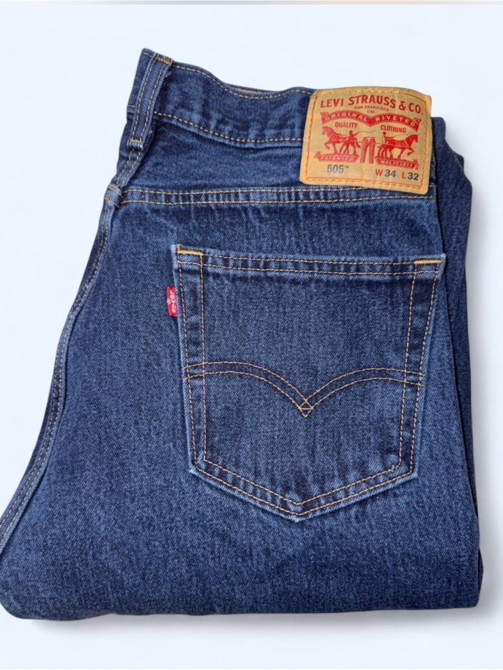 Levi's 505 Men's Dark Blue Straight Jeans with Classic Patch. Size 34W 32L